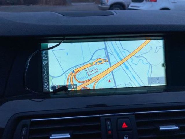 BMW 5 SERIES 2011 Image 32