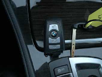 BMW 5 SERIES 2011 Image 8