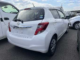 TOYOTA VITZ 2016 Image 10
