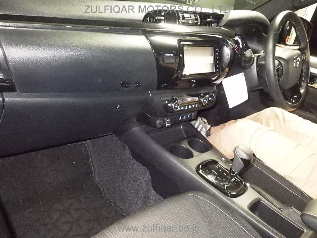 TOYOTA HILUX 2019 Image 3