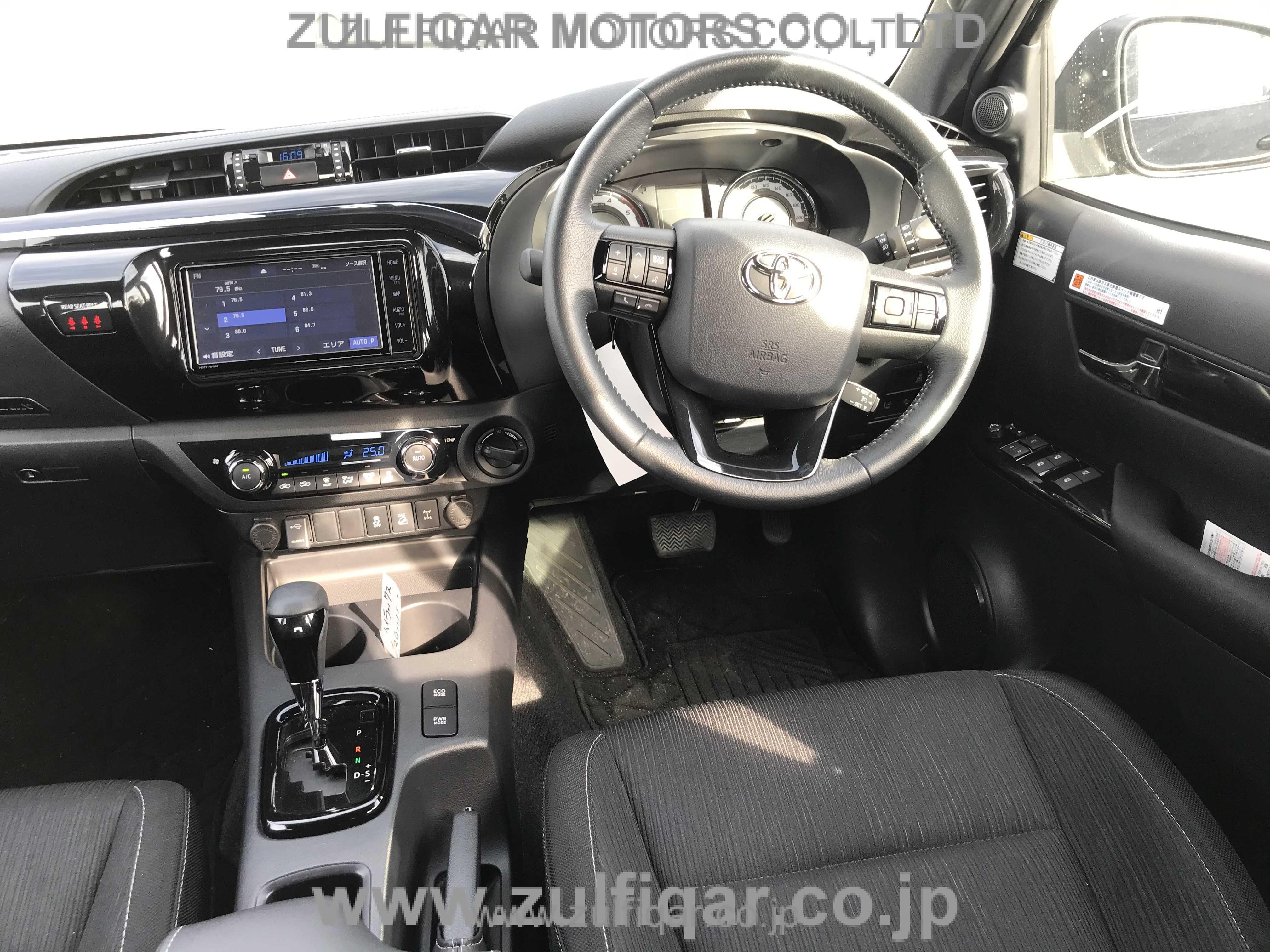 TOYOTA HILUX 2019 Image 28