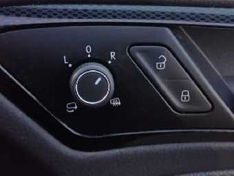 VOLKSWAGEN GOLF VARIANT 2016 Image 9