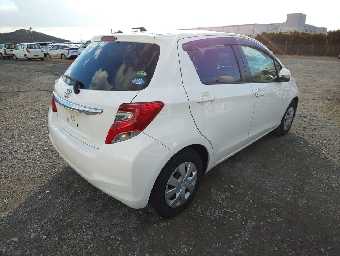 TOYOTA VITZ 2016 Image 2