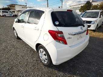 TOYOTA VITZ 2016 Image 4
