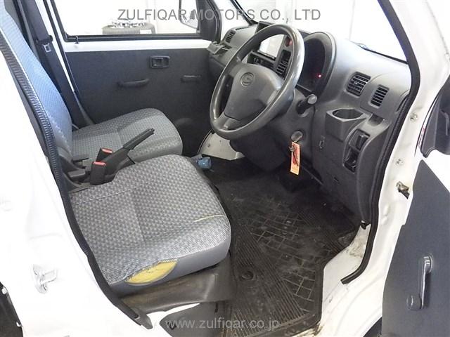 DAIHATSU HIJET CARGO 2015 Image 4