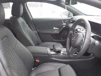 MERCEDES BENZ A CLASS 2019 Image 13