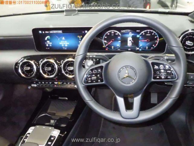 MERCEDES BENZ A CLASS 2019 Image 6