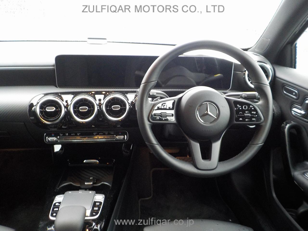 MERCEDES BENZ A CLASS 2019 Image 10