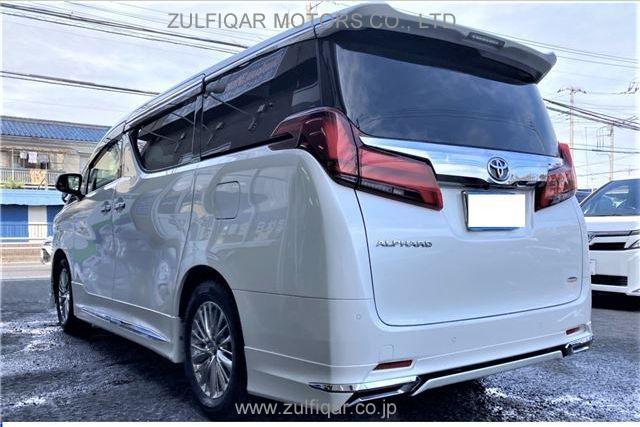 TOYOTA ALPHARD 2018 Image 2