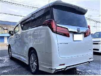 TOYOTA ALPHARD 2018 Image 2