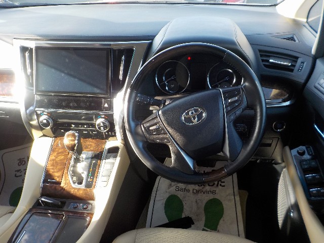 TOYOTA ALPHARD 2018 Image 28
