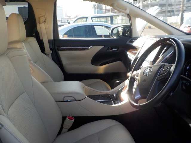 TOYOTA ALPHARD 2018 Image 31