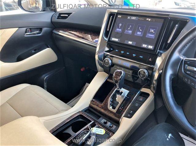 TOYOTA ALPHARD 2018 Image 5