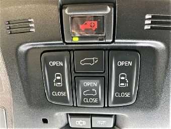 TOYOTA ALPHARD 2018 Image 9