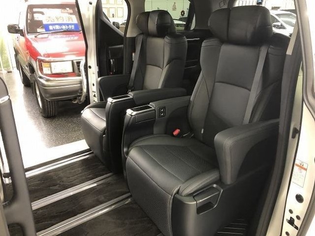 TOYOTA ALPHARD 2020 Image 19