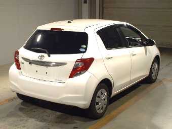 TOYOTA VITZ 2016 Image 2