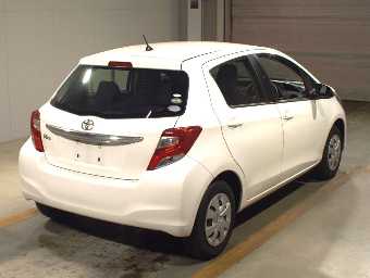 TOYOTA VITZ 2016 Image 2