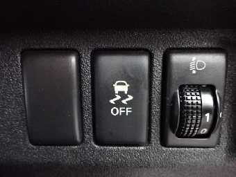 NISSAN MARCH 2016 Image 4