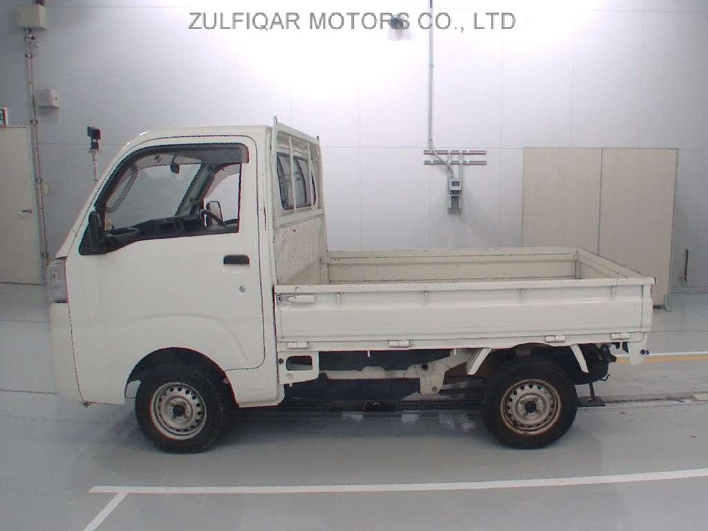 DAIHATSU HIJET TRUCK 2015 Image 4