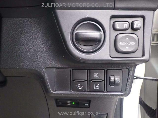 TOYOTA COROLLA AXIO 2016 Image 7