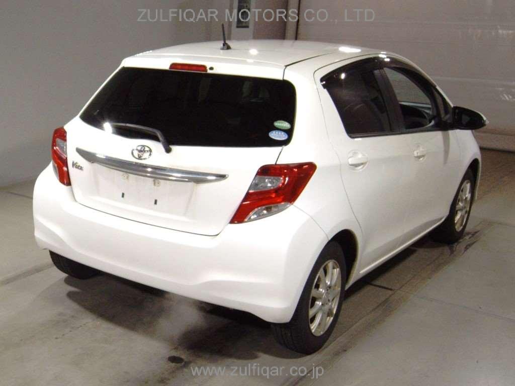 TOYOTA VITZ 2016 Image 2