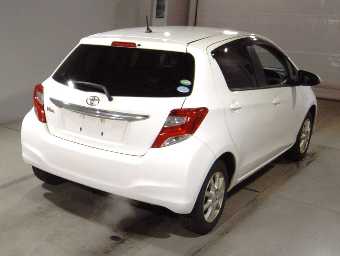 TOYOTA VITZ 2016 Image 2