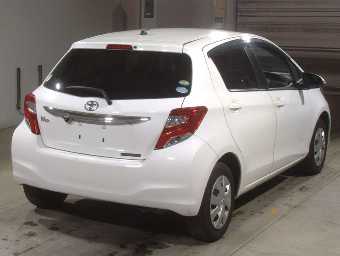 TOYOTA VITZ 2016 Image 2