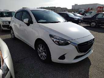 MAZDA DEMIO 2016 Image 6