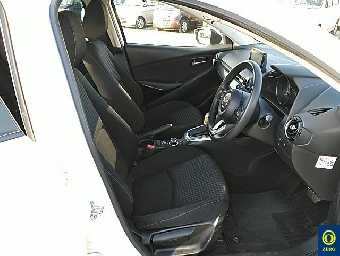 MAZDA DEMIO 2016 Image 7