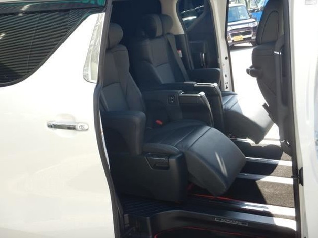 TOYOTA ALPHARD 2020 Image 19