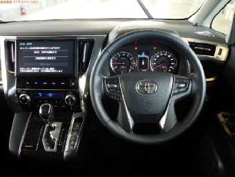 TOYOTA VELLFIRE 2017 Image 6