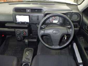 TOYOTA SUCCEED 2017 Image 6