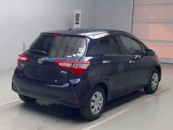 TOYOTA VITZ 2017 Image 2