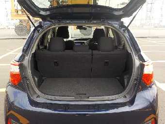 TOYOTA VITZ 2017 Image 14