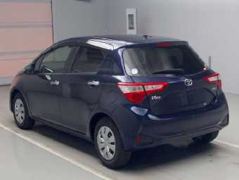 TOYOTA VITZ 2017 Image 4
