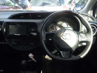 TOYOTA VITZ 2017 Image 6