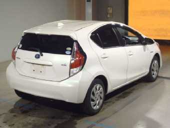 TOYOTA AQUA 2015 Image 2