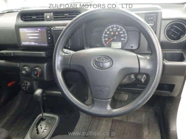 TOYOTA SUCCEED 2016 Image 5