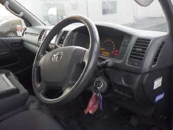 TOYOTA HIACE 2015 Image 6