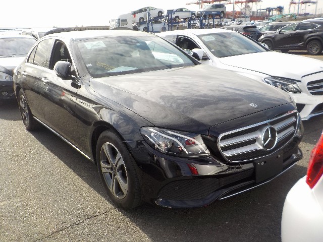 MERCEDES BENZ E CLASS 2017 Image 25