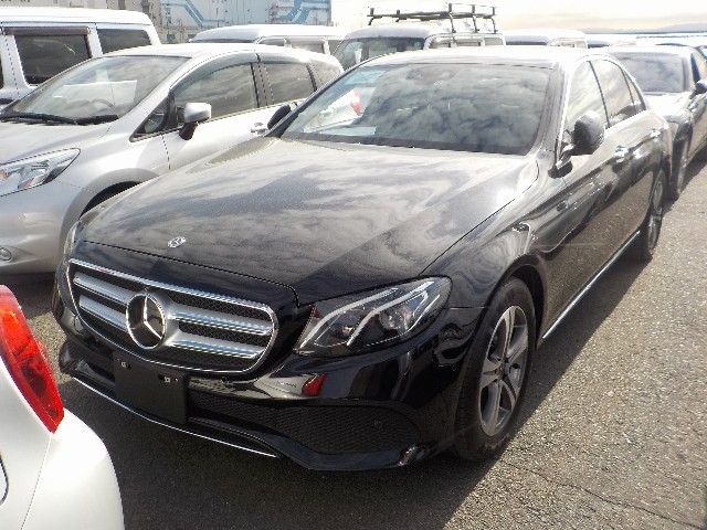 MERCEDES BENZ E CLASS 2017 Image 26