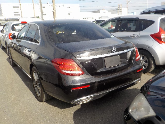 MERCEDES BENZ E CLASS 2017 Image 27