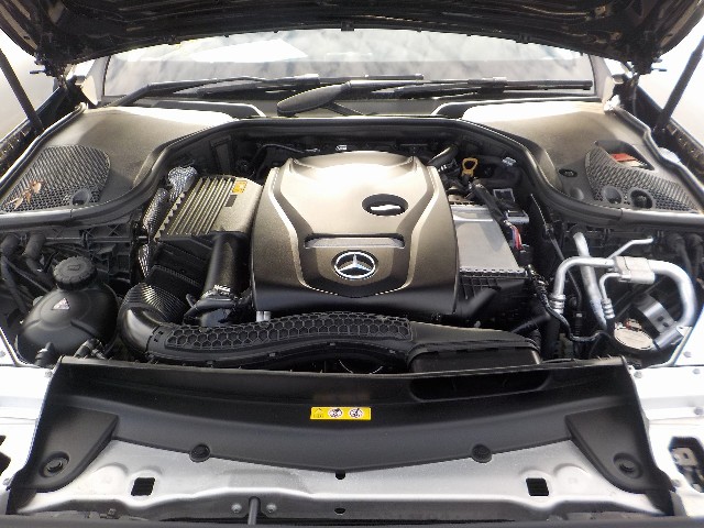 MERCEDES BENZ E CLASS 2017 Image 30