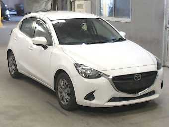 MAZDA DEMIO 2017 Image 4