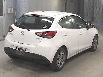 MAZDA DEMIO 2017 Image 5
