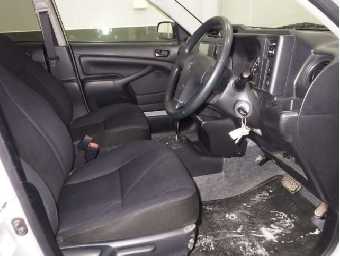 TOYOTA SUCCEED 2017 Image 5