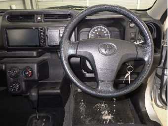 TOYOTA SUCCEED 2017 Image 6