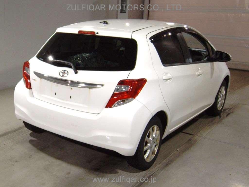 TOYOTA VITZ 2016 Image 2