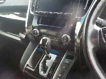 TOYOTA VELLFIRE 2017 Image 9