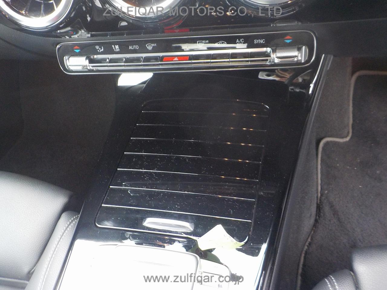 MERCEDES BENZ A CLASS 2018 Image 12